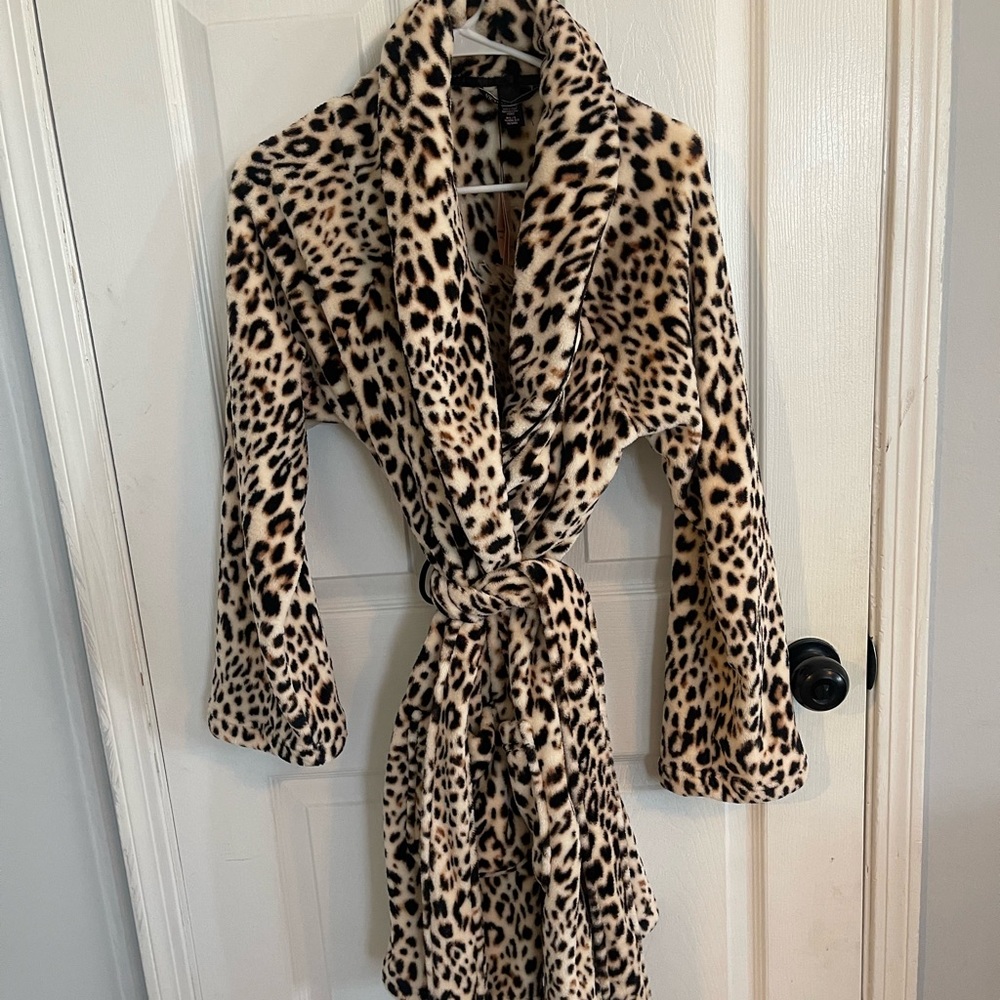 Victorias Secret super soft robe